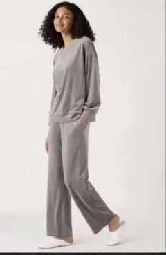 【新品未使用】UNIQLO ウルトラストレッチ・スムースセット　ブラウン　L