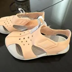 NIKE ピンクのベビーサンダル