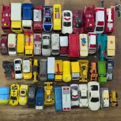 トミカ　ミニカー　50個セット　まとめ売り　すべて TOMICA と記載有り!!のサムネイル