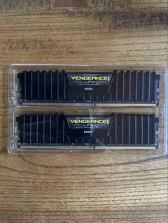 Corsair DDR4 16GB (2x8GB) メモリ