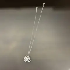 スワロフスキー　ネックレス