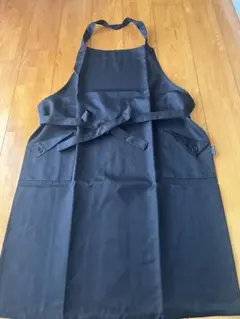 新品⭐️ 大きいサイズ　 折り返しポケット付きカフェ風エプロン ブラック