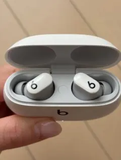 Beats Studio Budsワイヤレスイヤホン 充電ケース 本体 ホワイトのサムネイル