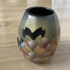 花瓶 花器 金色 花模様