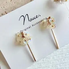 オーロラフラワーブーケのピアス　クリアフラワー × ゴールドバー