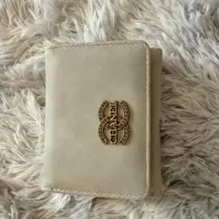 グレージュ 三つ折り財布 ゴールドロゴ