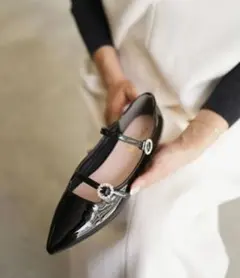 SESTO ビジューバックルダブルストラップポインテッドトゥフラットパンプス