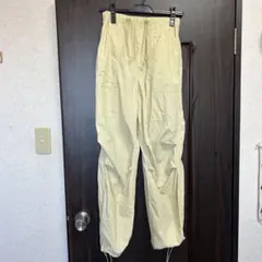 クリーム色 カジュアルパンツ GU パンツ