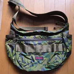 美品！BRIEFING カモフラ ショルダーバッグのサムネイル