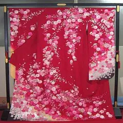 美品 豪華 御仕立上 正絹 地紋・銀彩加工入り友禅振袖 赤地 - メルカリ
