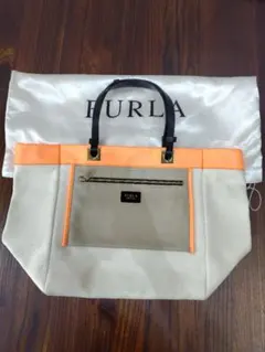 FURLA フルラ 大容量 レザートートバッグのサムネイル
