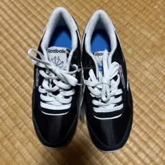 新品　Reebok　リーボック　スニーカー　23cm