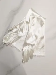 Bridal bloom　ウェディンググローブ サテン 白