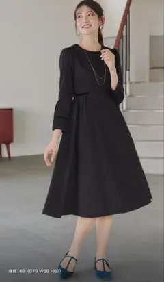 新品　Tiaclasse【安田美沙子さん着用】ベロアラインフレアワンピースのサムネイル