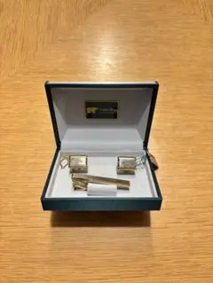 Golden Bear ネクタイピン　カフスボタン　セット　新品のサムネイル