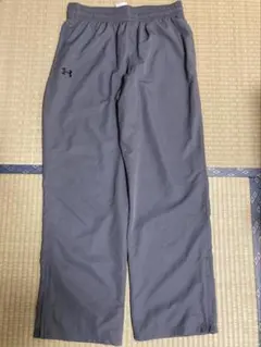 Under Armour グレー ジャージパンツ