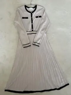⭐︎山登り様専用⭐︎ ベージュ プリーツ ロングニットワンピース