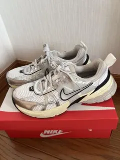 Nike VK2 RUN ウィメンズ23cm ほぼ新品 inホワイト✖️ シルバー