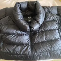 ブラックダウンベスト ジッパー付き　ユニクロ　L