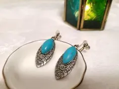 【値下げしました‼️】ターコイズの葉型イヤリング