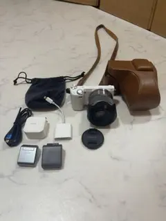 SONY α6000 ホワイト SEL50F18 OSS付ダブルレンズセット美品 - メルカリ
