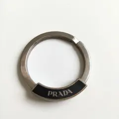 PRADA ロゴプレート シルバー キーリング ブラックのサムネイル