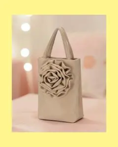 ♦♣♥♠花モチーフ付ミニショルダーバッグ（ベージュ）