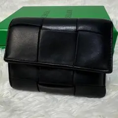 美品✨ボッテガヴェネタ 三つ折り財布 カセット マキシ イントレ レザー 黒