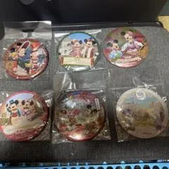 ディズニー　４０周年　クリスマス　2023 2024 正月　ホテル　缶バッジのサムネイル