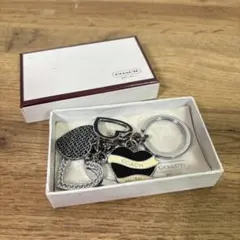 コーチ キーチャームキーホルダー ハート型 ブラック