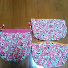 花柄ピンク系巾着袋とポーチセット
