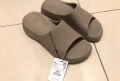 【新品】zara サンダルのサムネイル