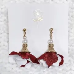 パール付き　フラワーチャーム　レッド　赤　ゴールド　クリスマス　花　レース
