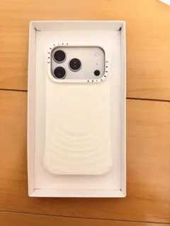 CASETiFY iPhone 17Pro シリコンウェーブ　ホワイト