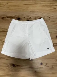 Nike ホワイト ハーフパンツ