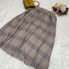 新品タグ付き❣️ クチュールブローチ チェック柄フレアロングスカート M