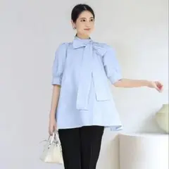リボン　ブラウス　シャツ　ボウタイ　フレア　大人可愛い　体型カバー　半袖　水色