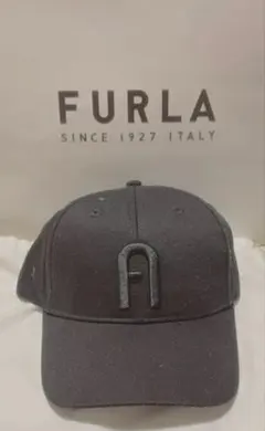 【新品・未使用】FURLA ベースボールキャップ　ブラック