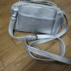 シルバー ショルダーバッグ