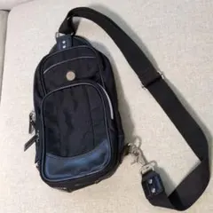 ブラックナイロン スリングバッグ