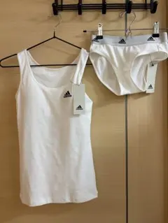 adidas カップ付きタンクトップ ショーツ セット 150のサムネイル