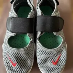 Nike キッズ　エアリフト　メッシュ グレー