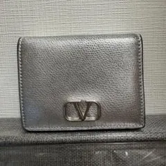 も*送様 VALENTINO 二つ折り財布 シルバー　レザー バレンティノ コイのサムネイル