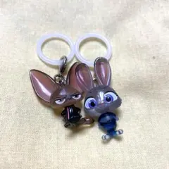 ⚫️ズートピア⚫️ めじるしチャーム　ジュディ　フィニック