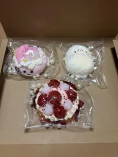 キラキラ先生 スクイーズ 牛ケーキ Mサイズ - メルカリ