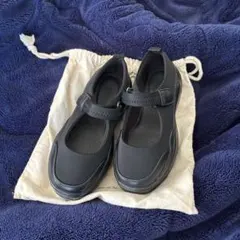 ブラック厚底ローファー