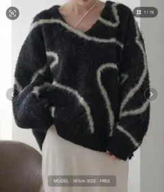 raffime Vネックニュアンスニット
