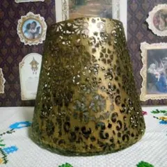 アイアンのキャンドルホルダーと蝋燭