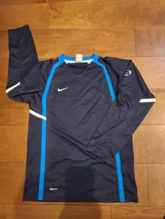 s*a様 【キレイ】Nike ネイビー×ブルー 長袖シャツ 150