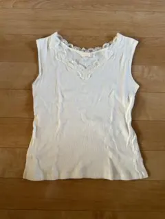 レース付きホワイトリブタンクトップ